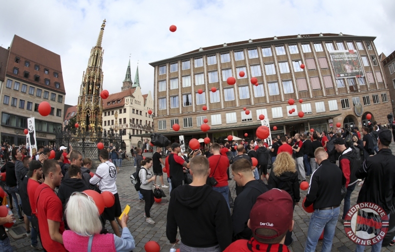 20210911 Flashmob für Max-Morlock-Stadion