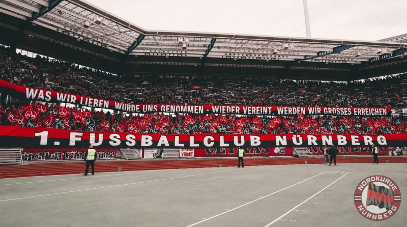 Symbolbild Symbolfoto Feature Impression -Choreografie der Clubfan / Clubfans / FCN-Fans / Fans / Ultras vor Spielbeginn